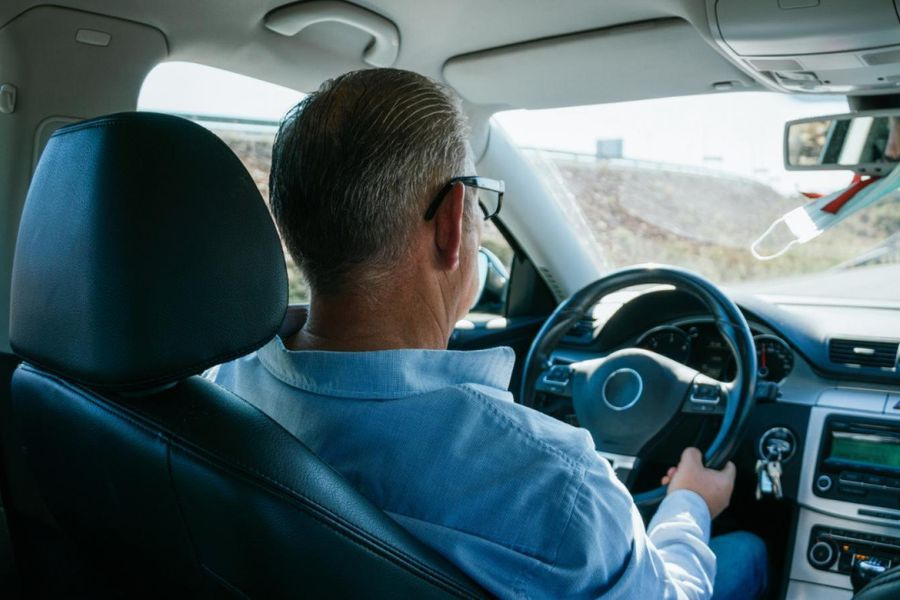 Ετοιμάζουν νέο μπλόκο για τους 70χρόνους οδηγούς – Η εξέταση που θα «κόψει» χιλιάδες οδηγούς
