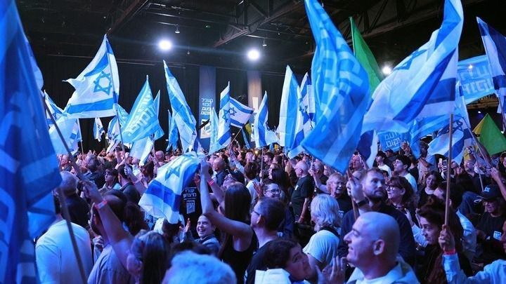 Ισραήλ: Άνοιξαν οι κάλπες για τις βουλευτικές εκλογές, που προναγγέλλονται στήθος με στήθος