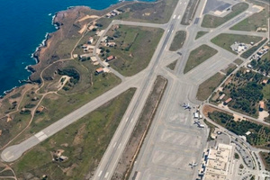 “Μάχη” για το παλιό αεροδρόμιο: Πόσα στρέμματα διεκδικεί ο Δήμος Ηρακλείου από αυτά που “άρπαξε” το ΤΑΙΠΕΔ – Το νομικό “οπλοστάσιο” και τα 42.000 τ.μ του αεροσταθμού