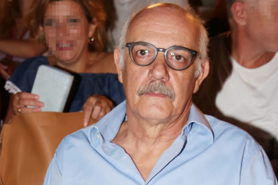 Ο Γιώργος Κιμούλης ζητά 700.000 ευρώ από τη Ζέτα Δούκα, τη Δώρα Χρυσικού και τον Νίκο Ψαρρά