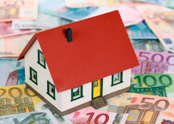 ΤτΕ: Γιατί αυξήθηκαν τα “κόκκινα” στεγαστικά δάνεια