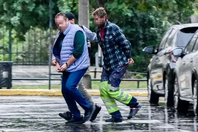 Παρολίγον γυναικοκτονία στο Λαύριο: Μάχη για τη ζωή δίνει ο 33χρονος που μαχαιρώθηκε από τον πρώην της συντρόφου του
