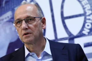 Ο Βαγγέλης Λιόλιος παραιτήθηκε από πρόεδρος της ΕΟΚ λίγο πριν την απολογία του