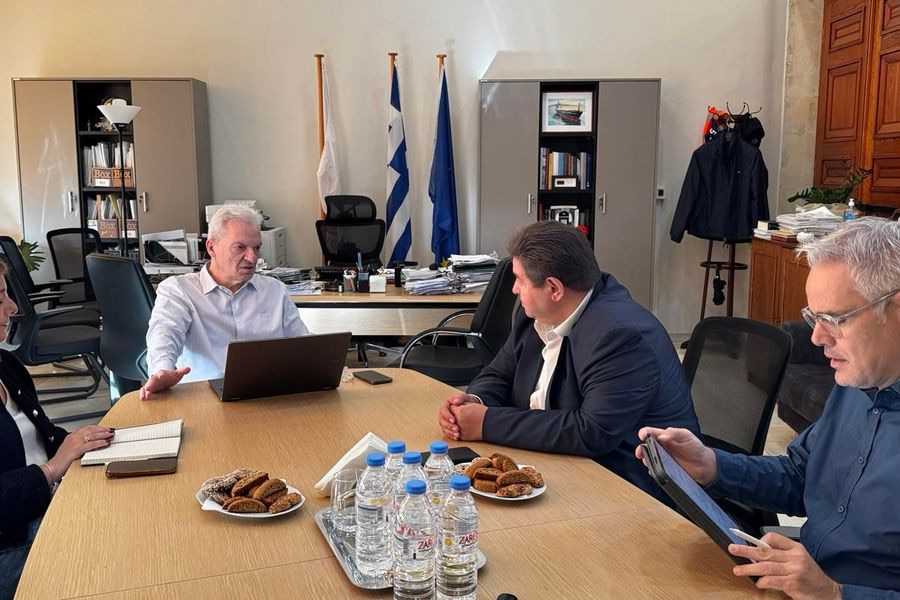 Σύσκεψη για την αξιοποίηση της έκτασης του αεροδρομίου «Νίκος Καζαντζάκης»