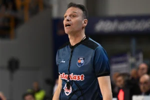 Προφυλακιστέος ο πρώην διαιτητής Παπαπέτρου για τα στημένα στο μπάσκετ – Τι ισχυρίστηκε για τις 820.000 ευρώ που βρέθηκαν στο σπίτι του