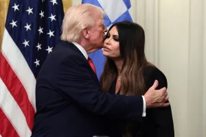 Τραμπ για Γκίλφοϊλ: Δεν ήταν μέλος της οικογένειάς μου – Έκανε καλή δουλειά, αλλά δεν μας άρεσαν όσα διαβάζαμε