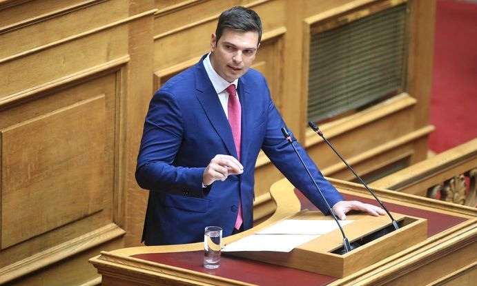 Ερώτηση Αλέξανδρου Μαρκογιαννάκη στον Υπουργό Μεταφορών για σύνδεση της αφαίρεσης διπλώματος με την εκπαίδευση των οδηγών