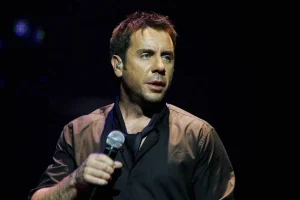 Θάνατος Μαζωνάκη: Σοκαριστική η κατάθεση της διασώστριας του ΕΚΑΒ – “Άφησαν τον τραγουδιστή πάνω από 20 λεπτά χωρίς οξυγόνο”