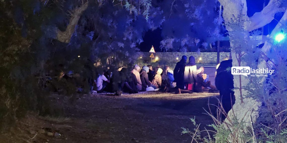 Ιεράπετρα: Λέμβος με 40 μετανάστες έφτασε έξω από ξενοδοχείο στον Άγιο Ανδρέα