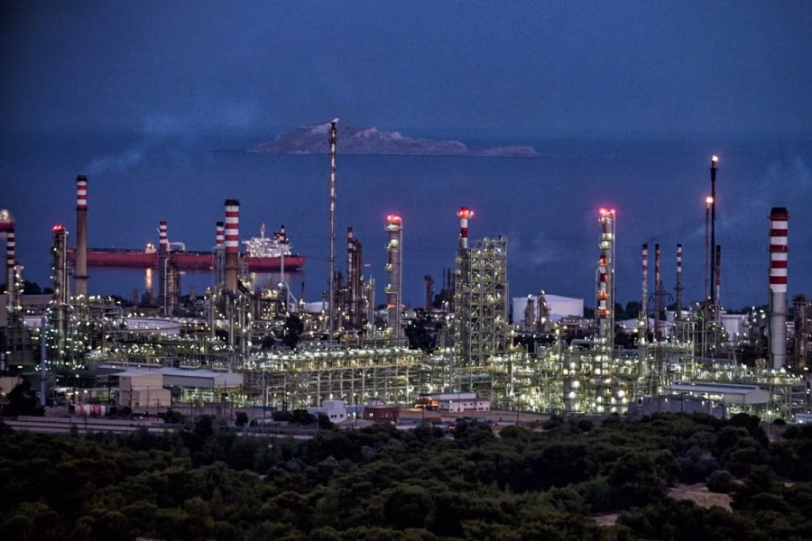 Έκρηξη στη Motor Oil: Νεκρός και ο δεύτερος τραυματίας