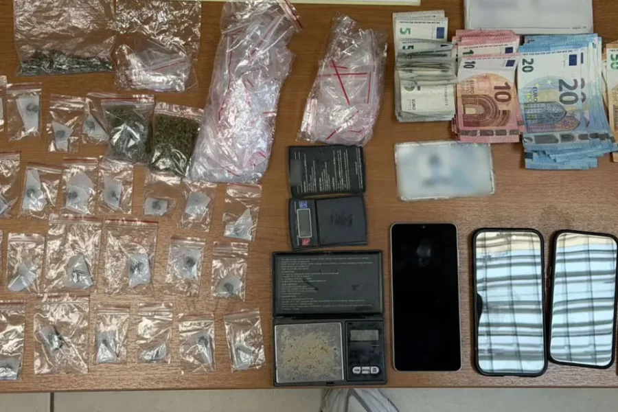 Συνελήφθησαν δύο νεαροί για διακίνηση ναρκωτικών στην Αγία Παρασκευή