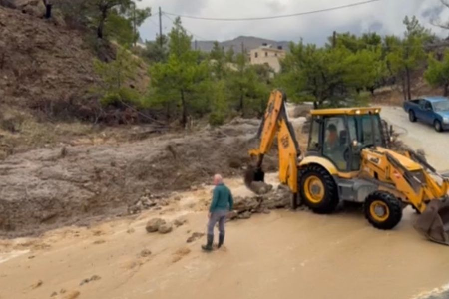 Κακοκαιρία – Λασίθι: 18 μηχανήματα επιχειρούν στο επαρχιακό οδικό δίκτυο (vid&pics)