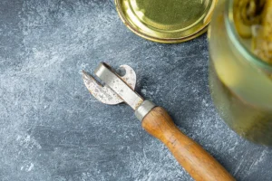 Ανοιχτήρι κονσέρβας: Πώς να το καθαρίσετε σωστά και να προστατεύσετε την υγεία σας