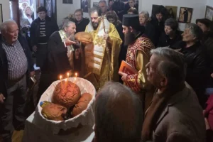 Κόνιτσα: Τελέστηκε η πρώτη Θεία Λειτουργία στο σπίτι όπου μεγάλωσε ο Άγιος Παΐσιος