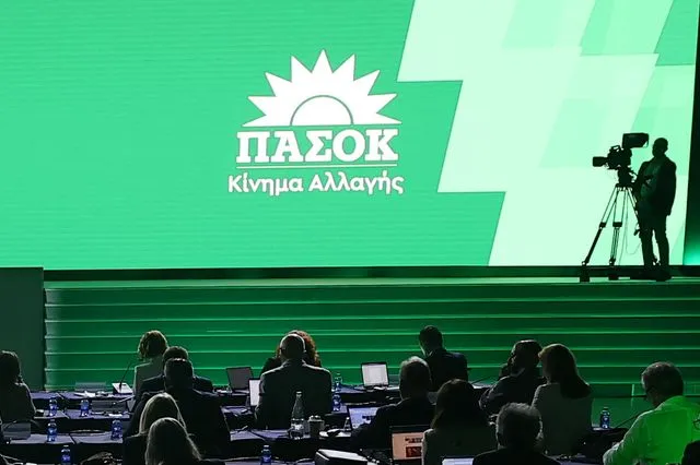 ΠΑΣΟΚ κατά κυβέρνησης: “Αντί να πανηγυρίζει, να απολογηθεί για τις καθυστερήσεις στις υποθέσεις φοροδιαφυγής”