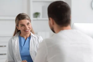 Εξατομικευμένη θεραπεία μείωσε κατά 50% τη νευρική βλάβη σε ασθενή με ALS – Ένα υποσχόμενο πείραμα