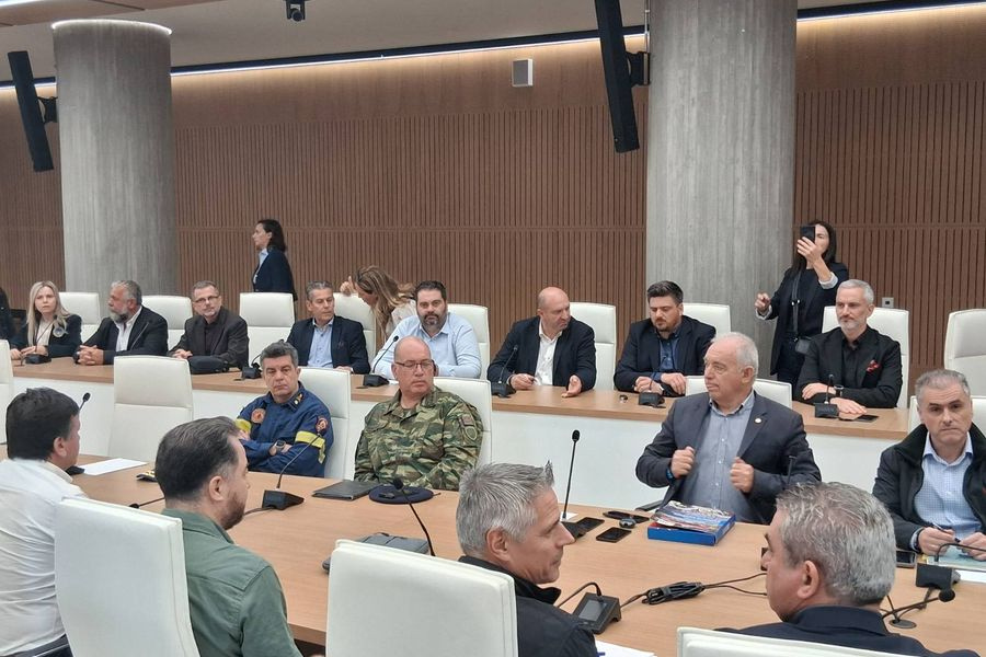 Ευρεία σύσκεψη στην Περιφέρεια Κρήτης για την αποκατάσταση των ζημιών από τις φυσικές καταστροφές (pics & vid)