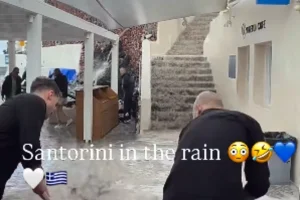 Σαντορίνη: Εργαζόμενοι παλεύουν με ορμητικά νερά ενώ αμέριμνοι πελάτες συνεχίζουν το φαγητό τους