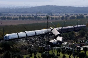 Ισπανία: Τα 17 λεπτά που οδήγησαν στη σύγκρουση των δύο τρένων -Η προειδοποίηση που αγνόησε το κέντρο ελέγχου