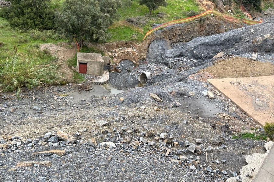 Καθίζηση στο τούνελ του Σεληνάρι: “Σιγή ασυρμάτου” για τη μεγαλύτερη αστοχία δημόσιου έργου στην Κρήτη – Δείτε εικόνες από τη ζημιά στο έργο του ΒΟΑΚ (pics)