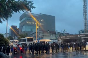 Τουρκία: Η αστυνομία πήρε τον έλεγχο της έδρας του κύριου τηλεοπτικού σταθμού της αντιπολίτευσης