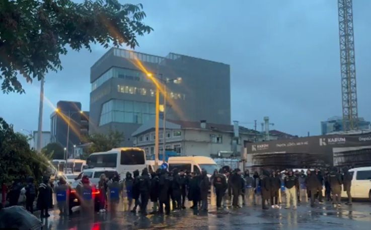Τουρκία: Η αστυνομία πήρε τον έλεγχο της έδρας του κύριου τηλεοπτικού σταθμού της αντιπολίτευσης