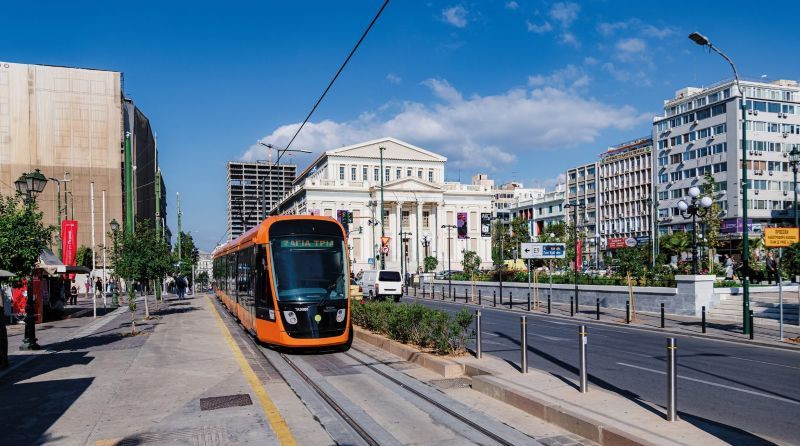 Παράσυρση πεζής από το τραμ στον Πειραιά