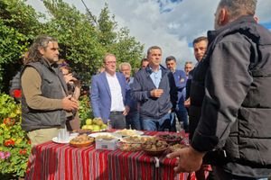 Τσίπρας από το Οροπέδιο Λασιθίου: “Άμεσες αποζημιώσεις και στήριξη της αγροτικής παραγωγής”