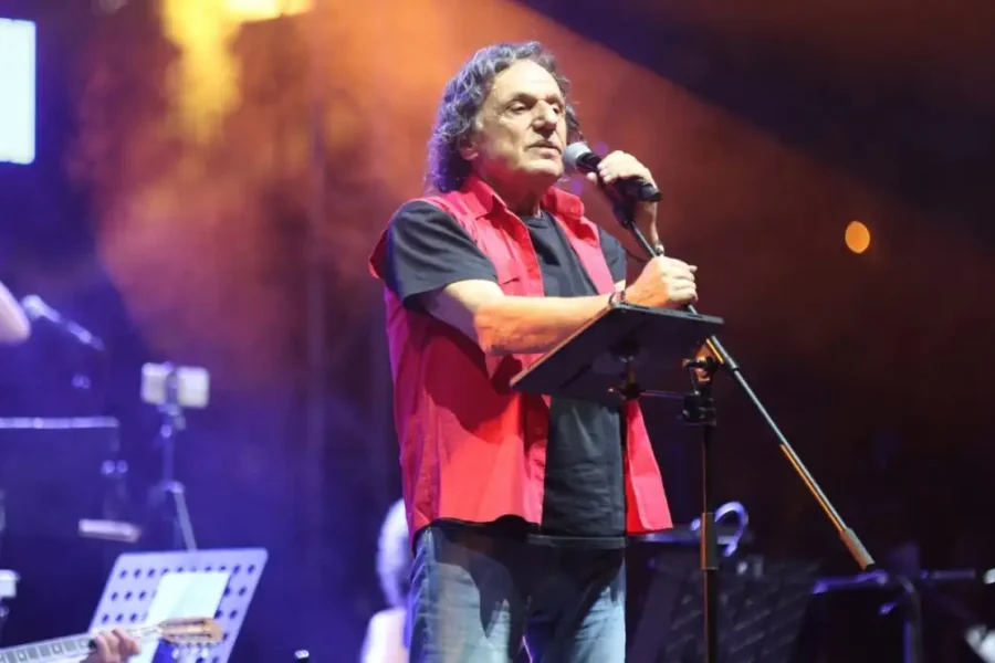 Βασίλης Παπακωνσταντίνου: Η πρώτη ανάρτηση μετά το εξιτήριο – «Είμαι καλά και αναρρώνω στο σπίτι μου, τα λέμε σύντομα από κοντά»