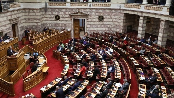 Το βράδυ η ψήφισή του ν/σ για απαγόρευση πρόσβασης ανηλίκων στο διαδίκτυο