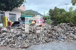 Κακοκαιρία στον Μυλοπόταμο: Υπερχείλισαν ποτάμια στα Ζωνιανά, κατολισθήσεις και εγκλωβισμοί (pics + video)