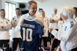 Ο Κυριάκος Μητσοτάκης ευχήθηκε καλή επιτυχία στην Εθνική ομάδα