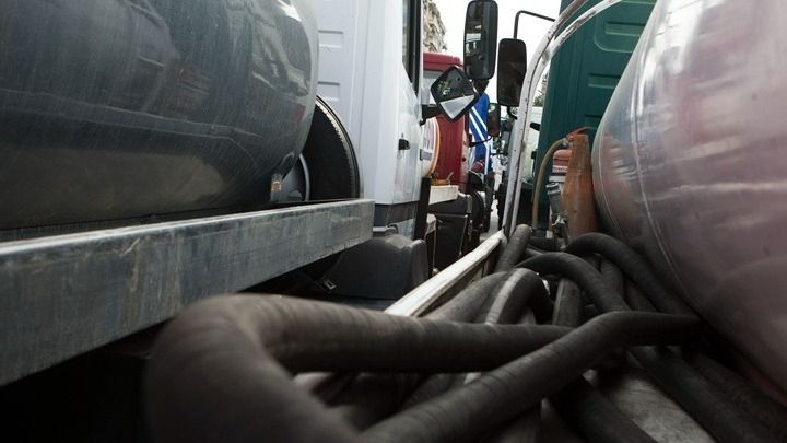 Μείωση 40 λεπτά στο πετρέλαιο θέρμανσης, 20 λεπτά στο ντίζελ κίνησης, 10 λεπτά στην αμόλυβδη – Αύξηση 30% στο επίδομα θέρμανσης