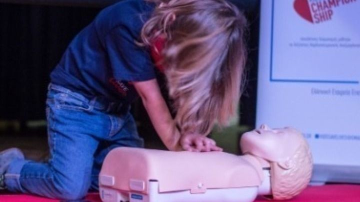 Νέο ρεκόρ ΚΑΡΠΑ με 78.000 μαθητές από 1.227 σχολεία στο πλαίσιο δράσης