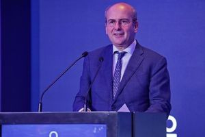 Κωστής Χατζηδάκης – Investopia Mediterranean: Συνεργασία με τα ΗΑΕ στην ενέργεια, το εμπόριο, την τεχνητή νοημοσύνη