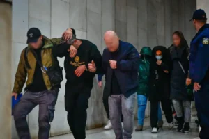 «Το Χωριάτικο»: Αξιωματικός της ΕΛΑΣ σε ρόλο πληροφοριοδότη – «Αποκαλούσαμε τον Γιαννακόπουλο “μπαμπά”, η εργασία ήταν αδήλωτη» λέει εργαζόμενη